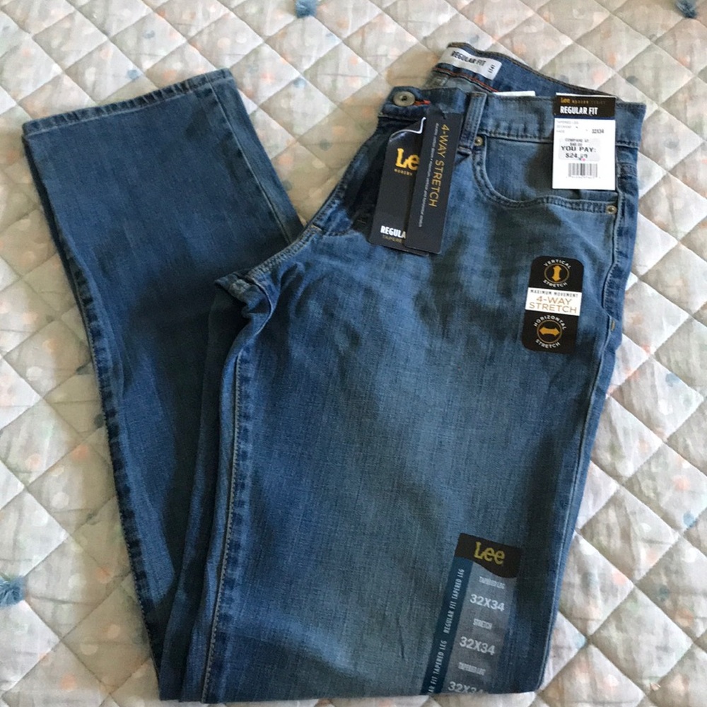 Lee’s tapered leg jeans brand new 32x43.